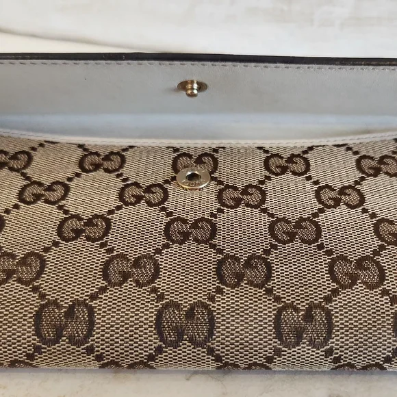 Gucci Guccisima Heart Snap Fold Wallet - Picture 13 of 16